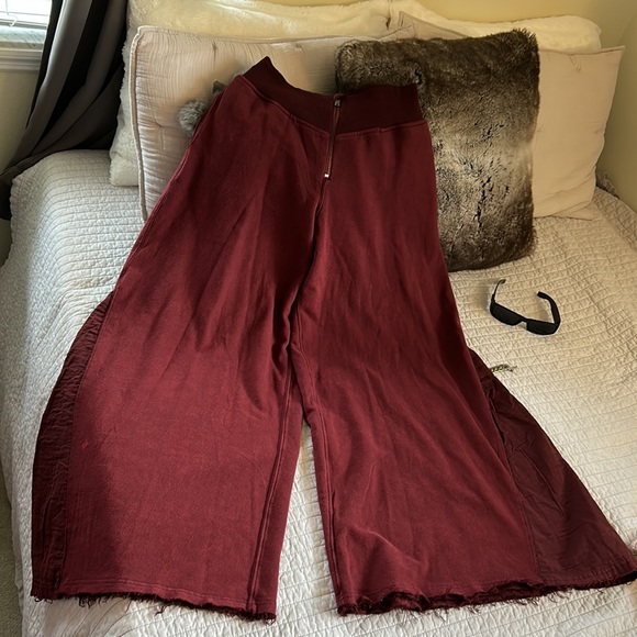 NWT Free People Movement Solid Borderline Wide Leg Pants maroon small - Picture 2 of 16